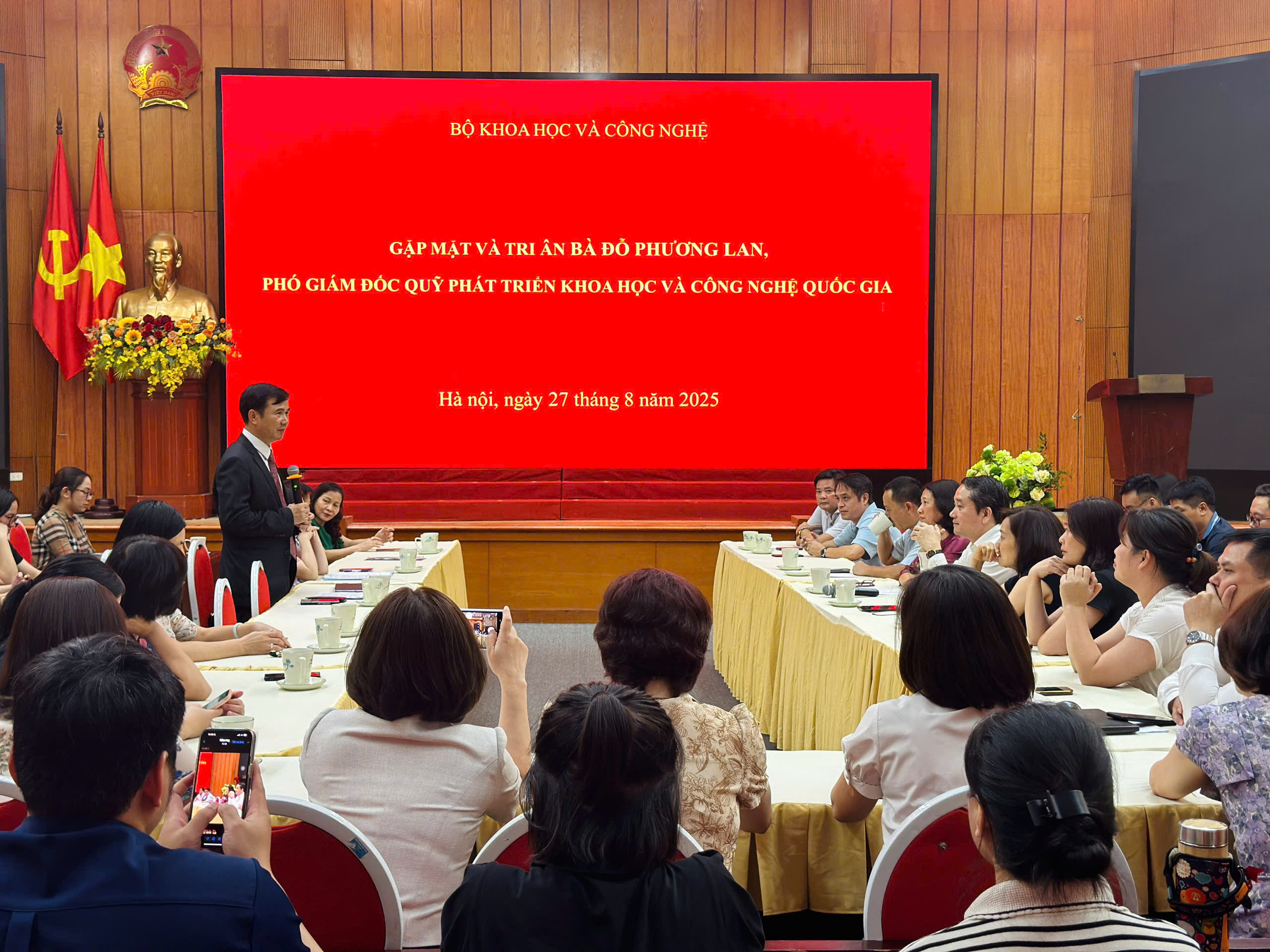 Gặp mặt và tri ân bà Đỗ Phương Lan – Phó Giám đốc cơ quan điều hành Quỹ Phát triển khoa học và công nghệ Quốc gia