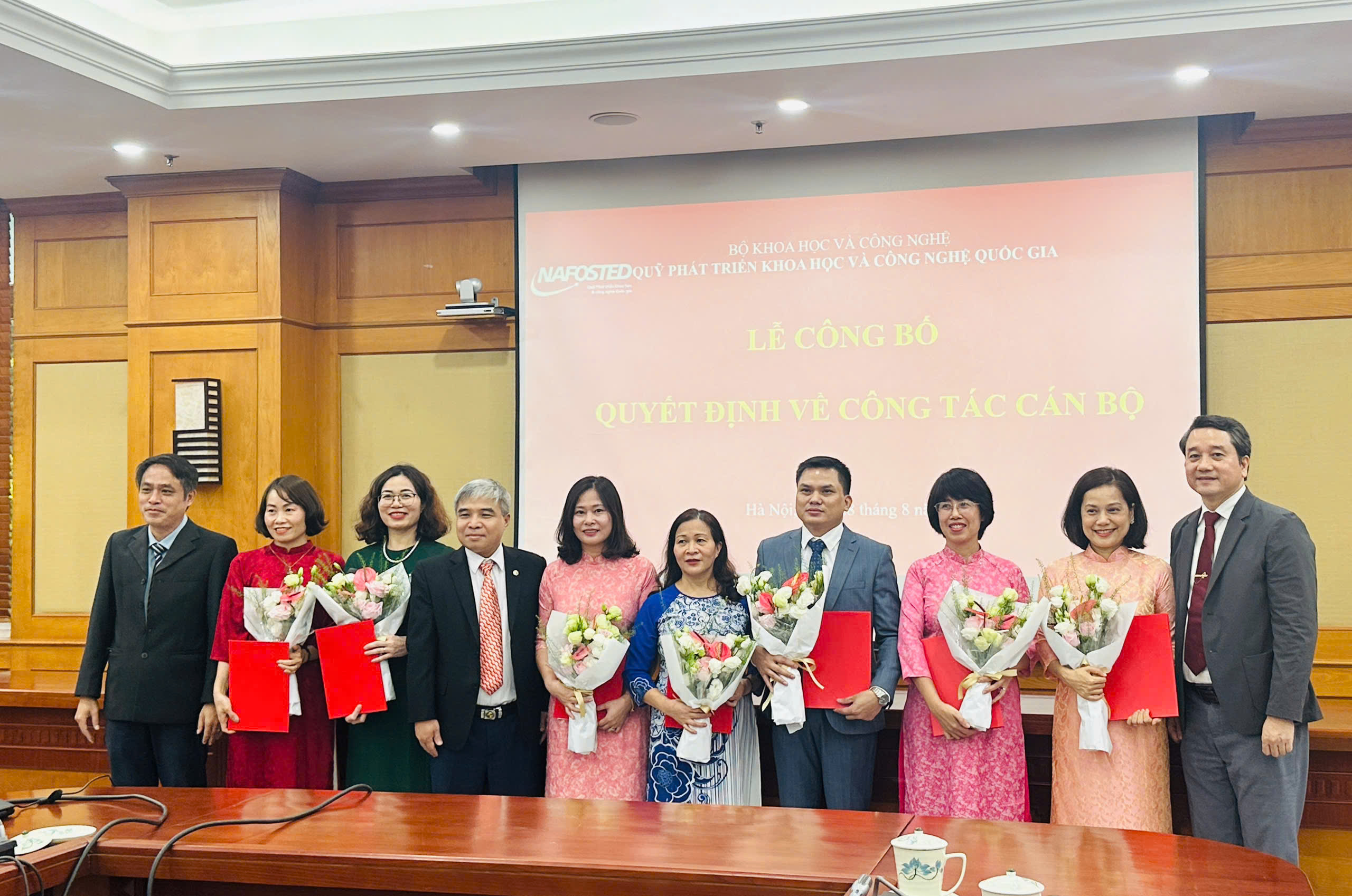 Lễ công bố và trao Quyết định bổ nhiệm Trưởng các phòng trực thuộc Quỹ NAFOSTED