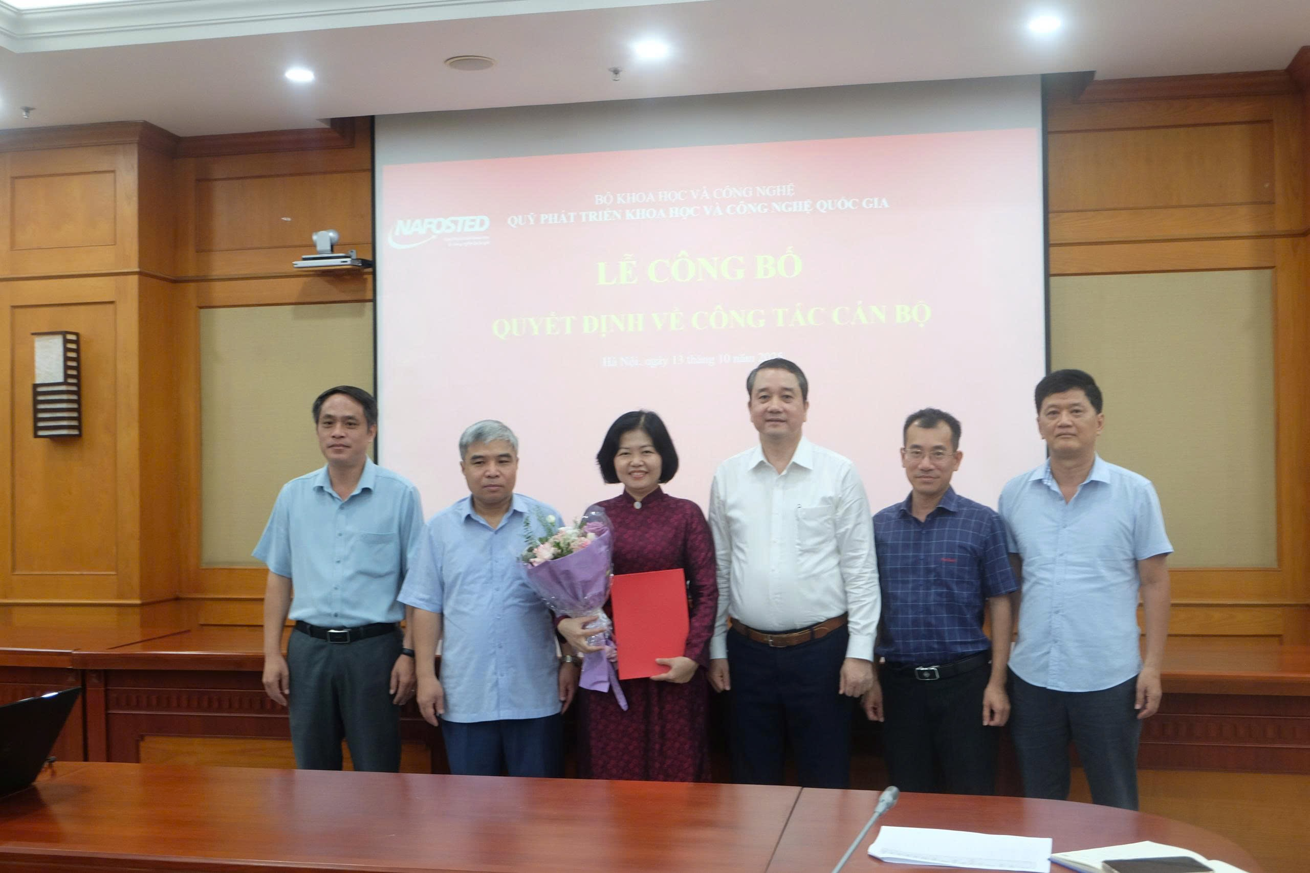 Công bố quyết định bổ nhiệm phó trưởng phòng nghiên cứu ứng dụng thuộc quỹ NAFOSTED
