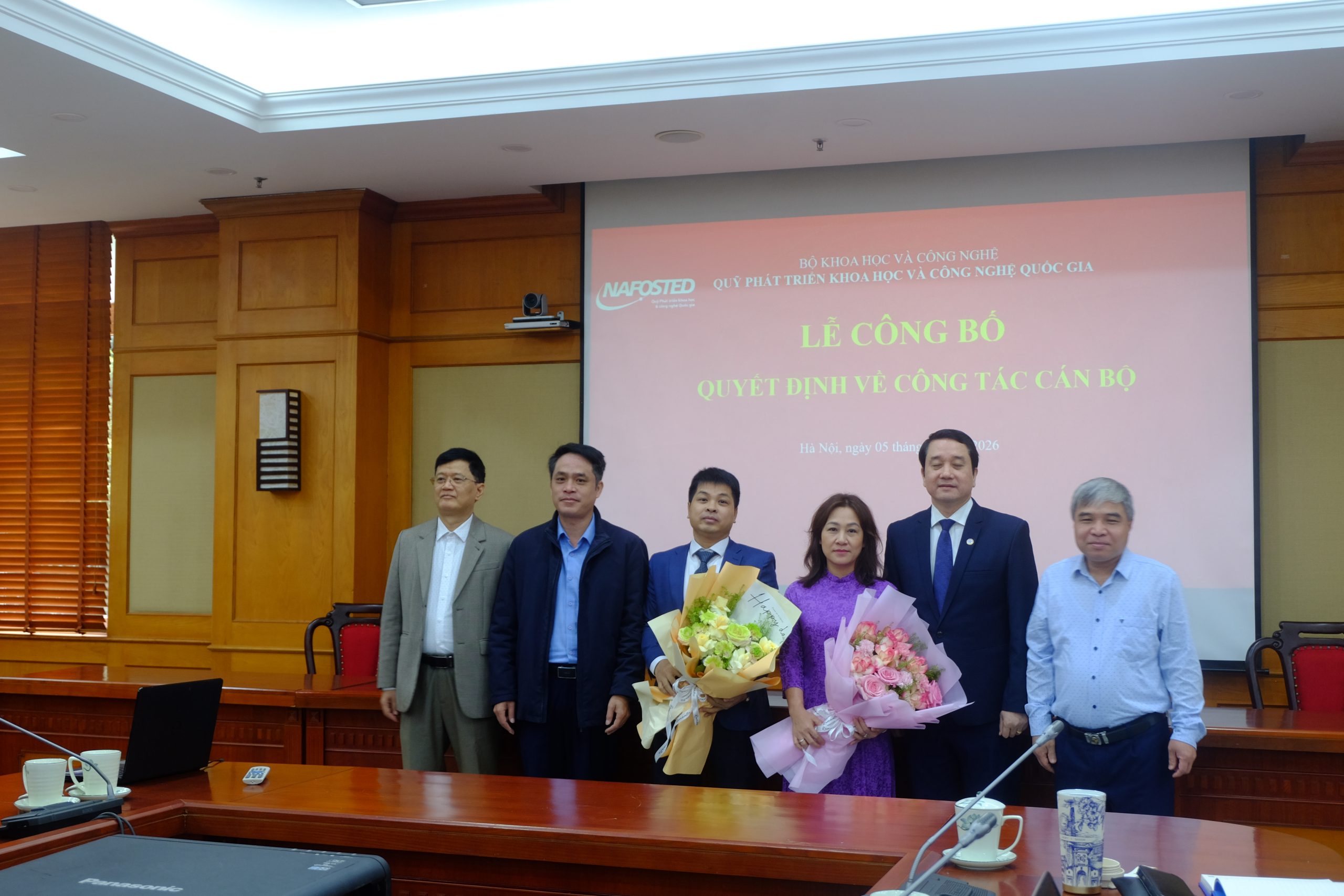 Công bố và trao quyết định bổ nhiệm chức danh lãnh đạo cấp phòng đối với cán bộ Quỹ NAFOSTED